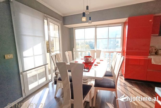 Shtepi me qera Apartament ne Tirane, 3+1, Mobilimi E mobiluar, Pagesa 700  Euro.