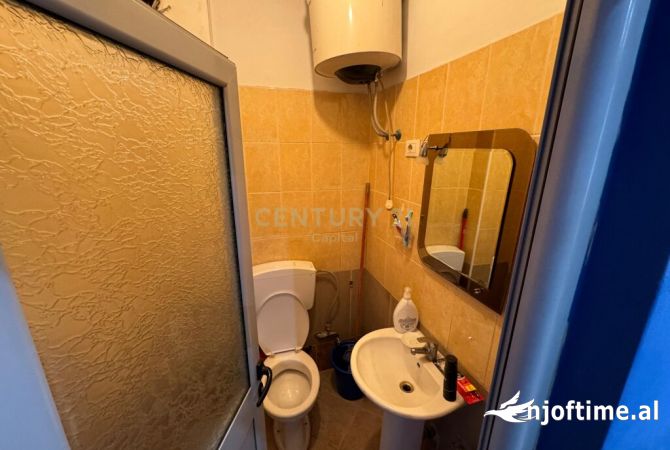 Dyqan per Qira prane Rruges Jordan Misja, Tirane