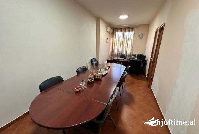 Zyre per qira prane Drejtorise se Policise