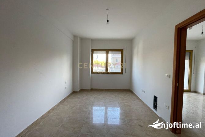 AMBIENT ZYRASH PER QIRA NE ISH BLLOK !!