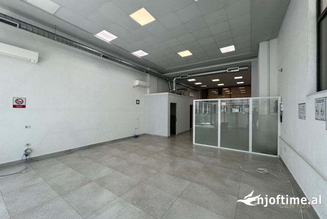 Ambient biznesi me qera 3+1 ne Tirane - 2,000 Euro
