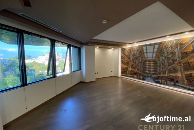 Ambient biznesi me qera 3+1 ne Tirane - 1,900 Euro