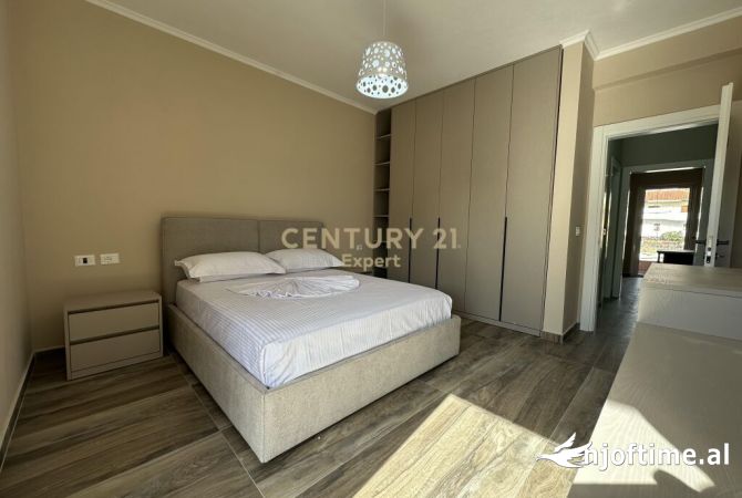 Shtepi me qera 3+1 ne Tirane - 2,000 Euro