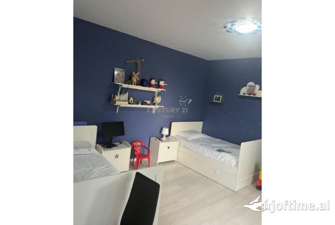 Shtepi me qera Shtepi Private ne Tirane, 2+1, Mobilimi E mobiluar, Pagesa 800  Euro.