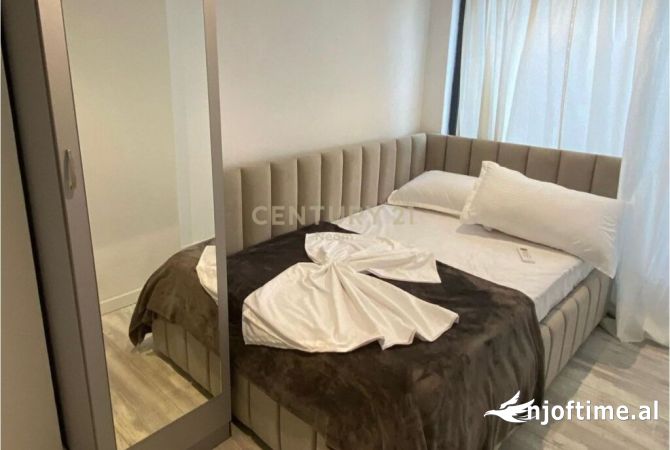Shtepi me qera Duplex(shtepi me 2 kate) ne Tirane, 2+1, Mobilimi E mobiluar, Pagesa 1,300  Euro.