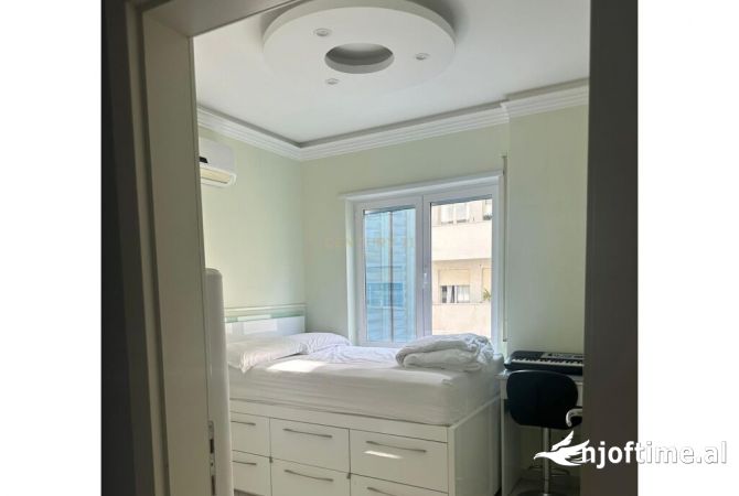 Shtepi me qera Apartament ne Tirane, 3+1, Mobilimi E mobiluar, Pagesa 800  Euro.