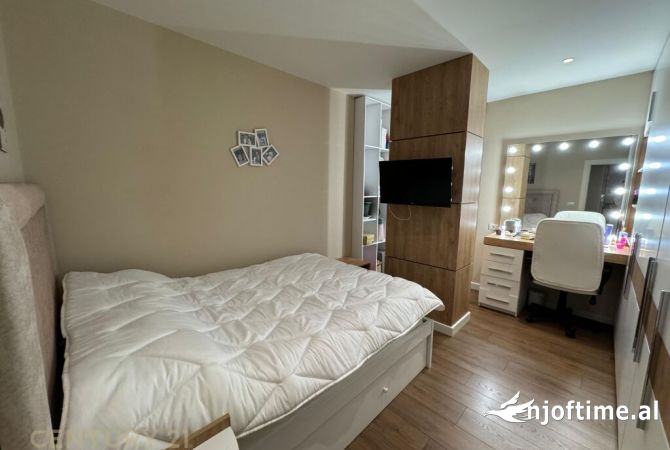Shtepi me qera Apartament ne Tirane, 2+1, Mobilimi E mobiluar, Pagesa 900  Euro.