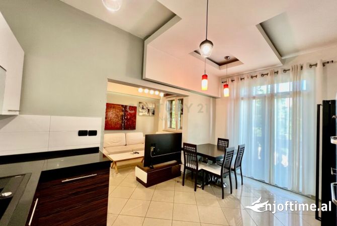 Shtepi me qera Apartament ne Tirane, 2+1, Mobilimi E mobiluar, Pagesa 780  Euro.