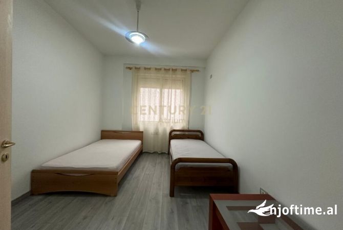 Shtepi me qera Apartament ne Tirane, 2+1, Mobilimi E mobiluar, Pagesa 700  Euro.