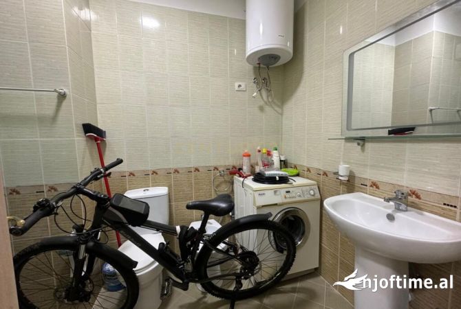 Shtepi me qera Apartament ne Tirane, 2+1, Mobilimi E mobiluar, Pagesa 700  Euro.