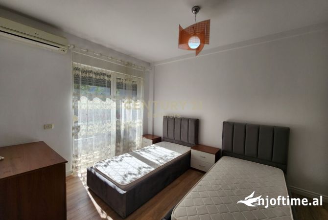 Shtepi me qera Apartament ne Tirane, 2+1, Mobilimi E mobiluar, Pagesa 800  Euro.