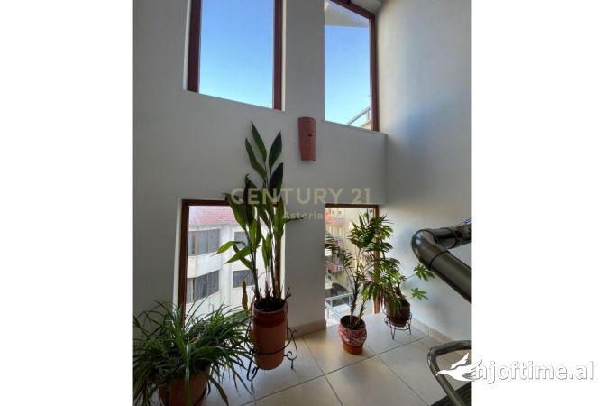 Shtepi me qera Apartament ne Tirane, 2+1, Mobilimi E mobiluar, Pagesa 600  Euro.