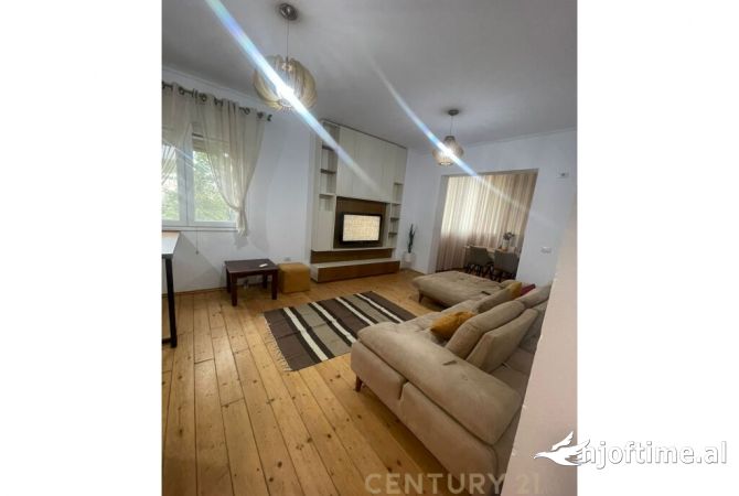 Shtepi me qera 2+1 ne Tirane - 600 Euro