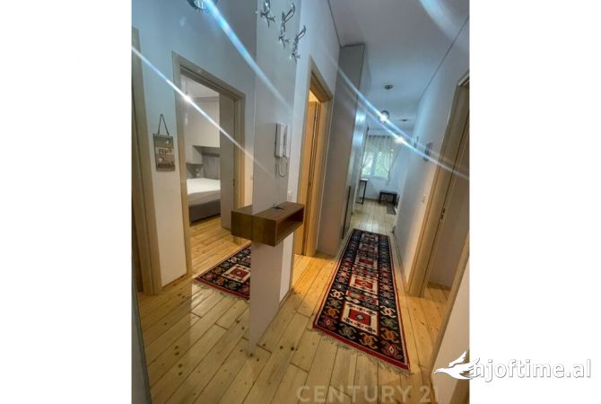Shtepi me qera Apartament ne Tirane, 2+1, Mobilimi E mobiluar, Pagesa 600  Euro.