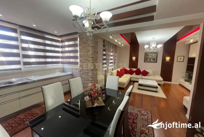 Shtepi me qera Apartament ne Tirane, 2+1, Mobilimi E mobiluar, Pagesa 800  Euro.