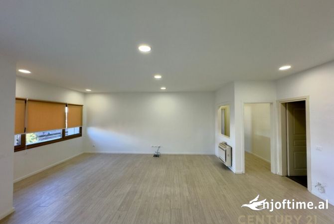 Ambient biznesi me qera 3+1 ne Tirane - 2,200 Euro