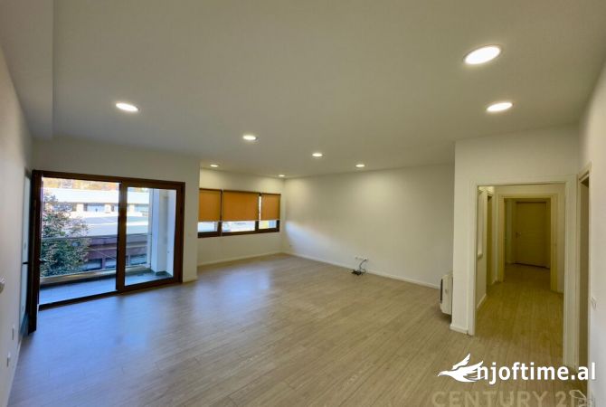 Ambient biznesi me qera 3+1 ne Tirane - 2,200 Euro