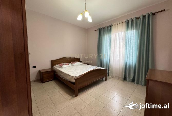 Shtepi me qera Apartament ne Tirane, 2+1, Mobilimi E mobiluar, Pagesa 500  Euro.