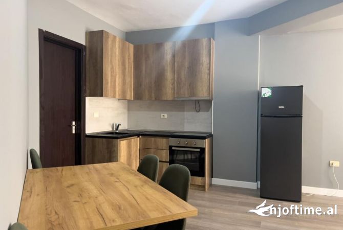 Shtepi ne shitje Apartament ne Tirane, 1+1, Mobilimi E mobiluar, Pagesa 95,000  Euro.