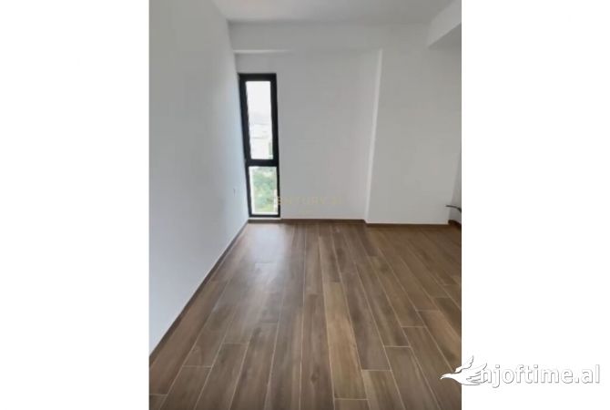 Ambient biznesi me qera 3+1 ne Tirane - 800 Euro