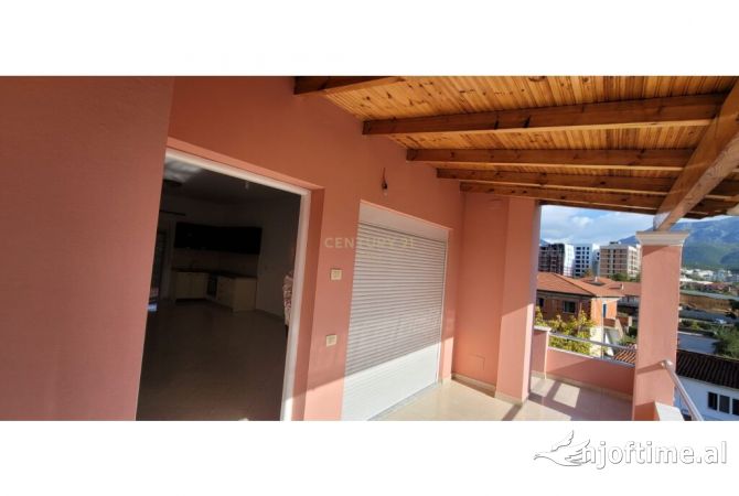 Shtepi ne shitje Vila Luksoze ne Tirane, 2+1, Mobilimi Bosh, pa mobiluar, Pagesa 295,000  Euro.