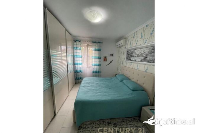 Shtepi ne shitje Apartament ne Tirane, 1+1, Mobilimi E mobiluar, Pagesa 100,000  Euro.