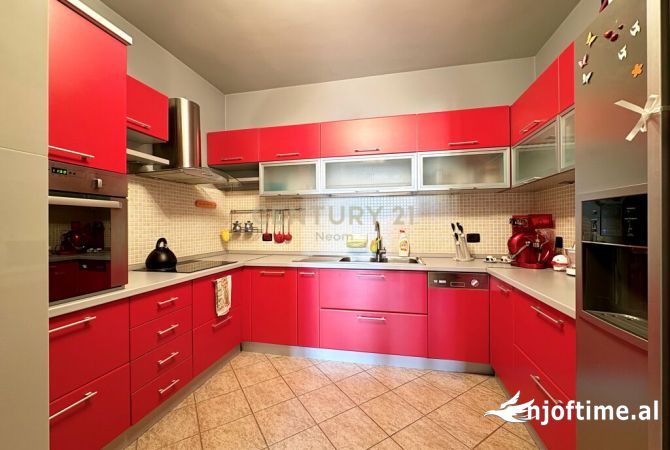 Shtepi me qera 2+1 ne Tirane - 950 Euro