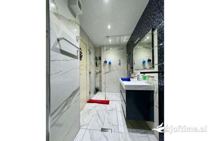 Shtepi me qera Apartament ne Tirane, 2+1, Mobilimi E mobiluar, Pagesa 950  Euro.