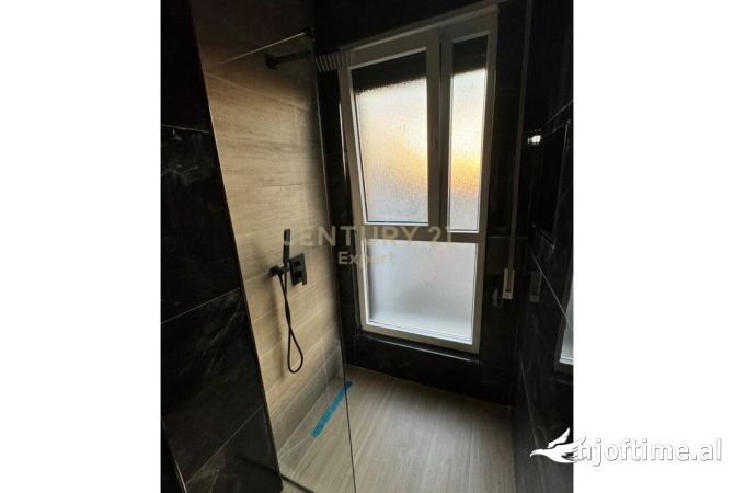 Shtepi me qera Apartament ne Tirane, 1+1, Mobilimi E mobiluar, Pagesa 700  Euro.