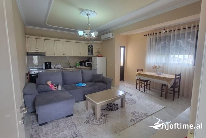 Shtepi me qera 2+1 ne Tirane - 500 Euro