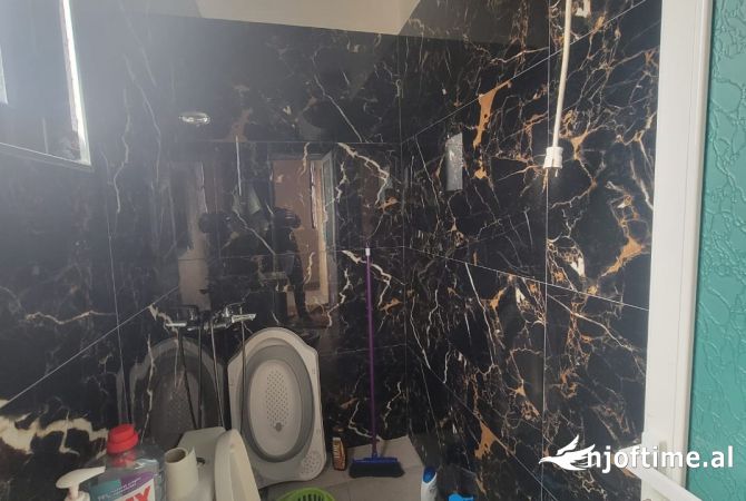 Shtepi me qera Apartament ne Tirane, 2+1, Mobilimi E mobiluar, Pagesa 500  Euro.