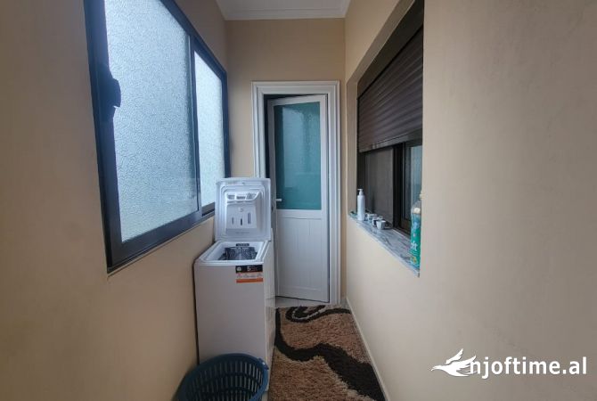 Shtepi me qera Apartament ne Tirane, 2+1, Mobilimi E mobiluar, Pagesa 500  Euro.
