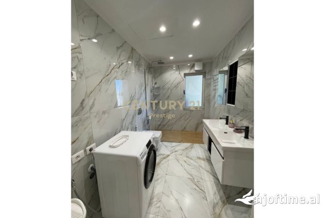 Shtepi me qera Apartament ne Tirane, 3+1, Mobilimi E mobiluar, Pagesa 2,200  Euro.