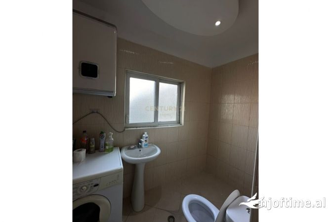 Shtepi me qera Apartament ne Tirane, 1+1, Mobilimi E mobiluar, Pagesa 550  Euro.