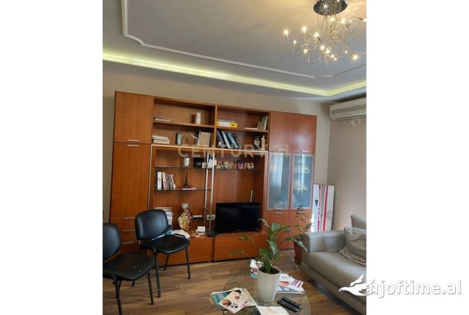 Ambient biznesi me qera 3+1 ne Tirane - 1,500 Euro