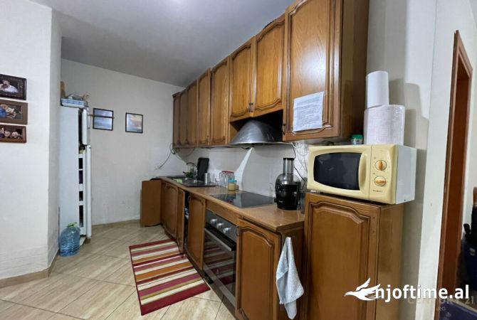 Shtepi ne shitje 1+1 ne Tirane - 80,000 Euro
