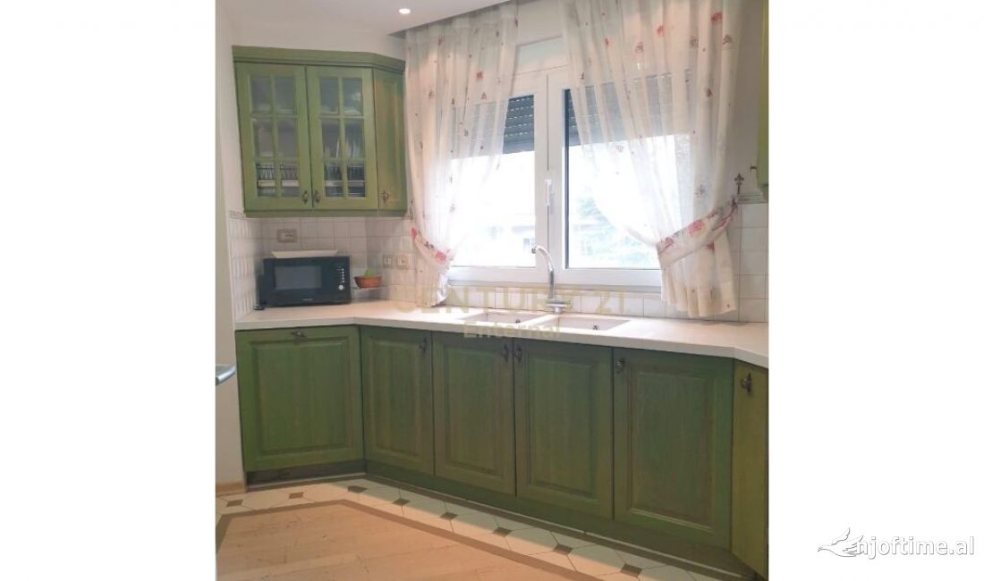 Shtepi me qera Apartament ne Tirane, 2+1, Mobilimi E mobiluar, Pagesa 850  Euro.