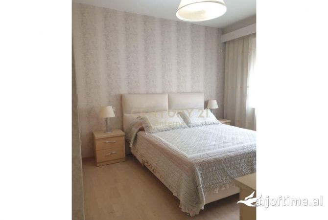 Shtepi me qera Apartament ne Tirane, 2+1, Mobilimi E mobiluar, Pagesa 850  Euro.