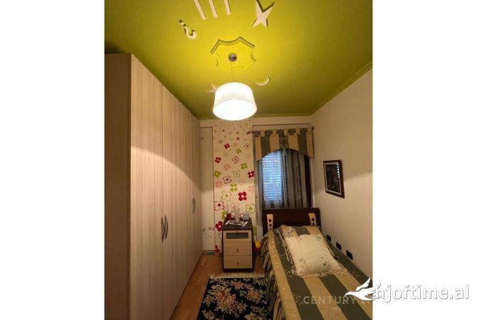 Shtepi ne shitje Apartament ne Tirane, 2+1, Mobilimi E mobiluar, Pagesa 530,000  Euro.