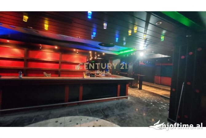 Ambient biznesi me qera 3+1 ne Tirane - 2,000 Euro