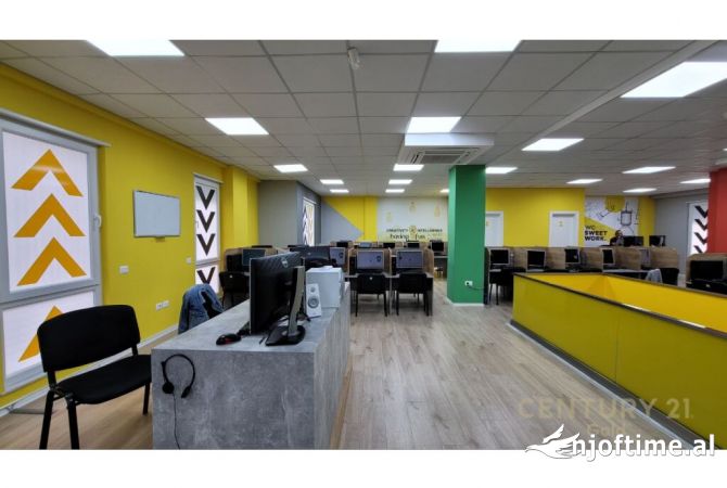 Ambient biznesi me qera 3+1 ne Tirane - 7,000 Euro