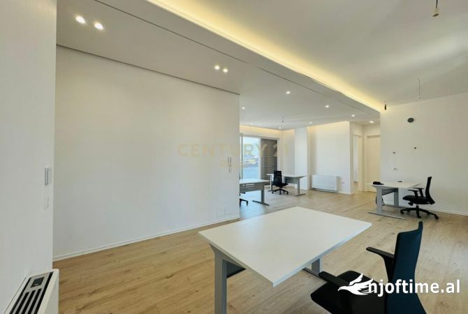 Ambient biznesi me qera 3+1 ne Tirane - 1,600 Euro