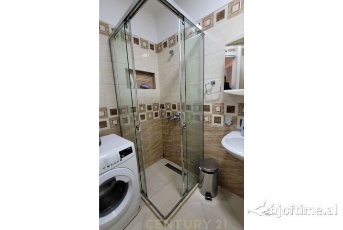 Shtepi me qera Apartament ne Tirane, 2+1, Mobilimi E mobiluar, Pagesa 650  Euro.