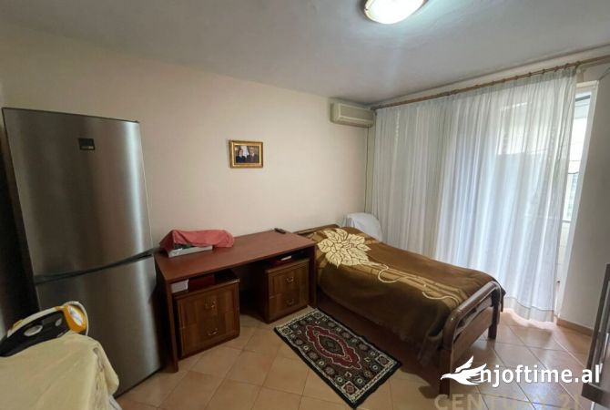 Shtepi ne shitje Apartament ne Tirane, 2+1, Mobilimi E mobiluar, Pagesa 230,000  Euro.