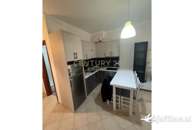 Shtepi me qera 2+1 ne Tirane - 550 Euro