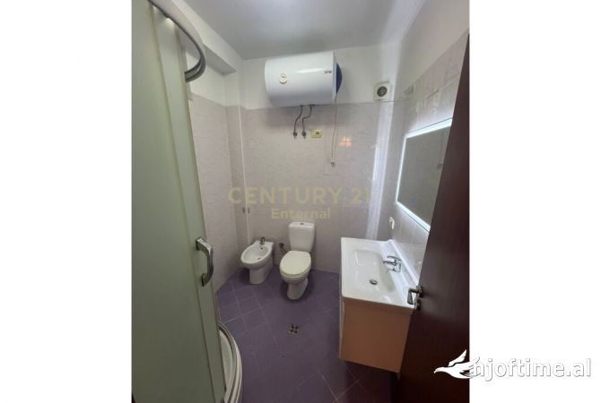 Shtepi me qera Apartament ne Tirane, 2+1, Mobilimi E mobiluar, Pagesa 550  Euro.