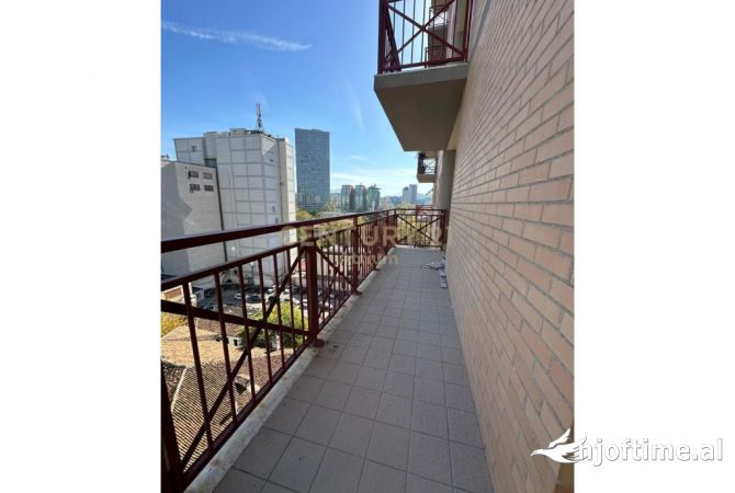 Ambient biznesi me qera 3+1 ne Tirane - 2,000 Euro