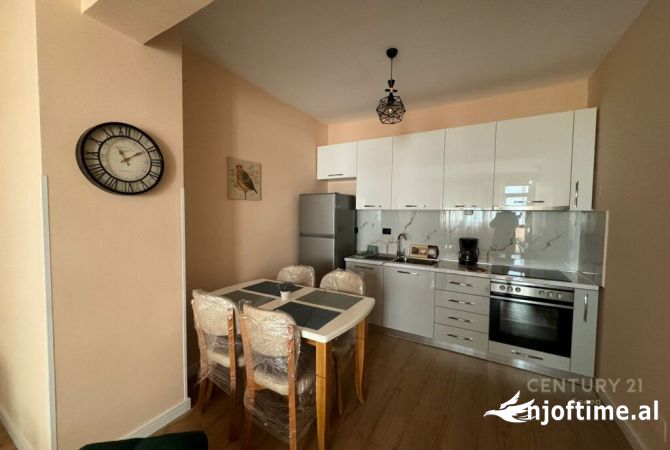 Shtepi me qera 2+1 ne Tirane - 800 Euro