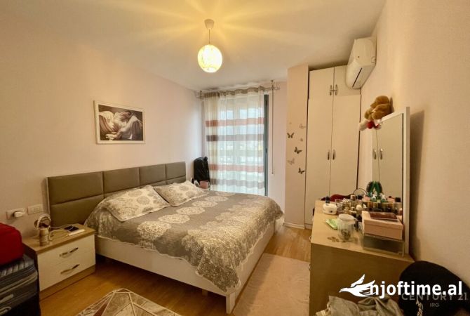 Shtepi ne shitje Apartament ne Tirane, 1+1, Mobilimi E mobiluar, Pagesa 142,000  Euro.