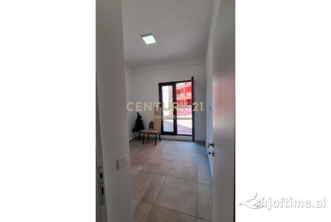 Shtepi ne shitje Apartament ne Tirane, 2+1, Mobilimi Bosh, pa mobiluar, Pagesa 190,800  Euro.